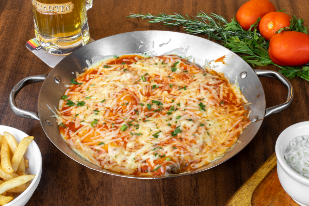 Filé Mignon a Parmegiana - Serve 2 Pessoas