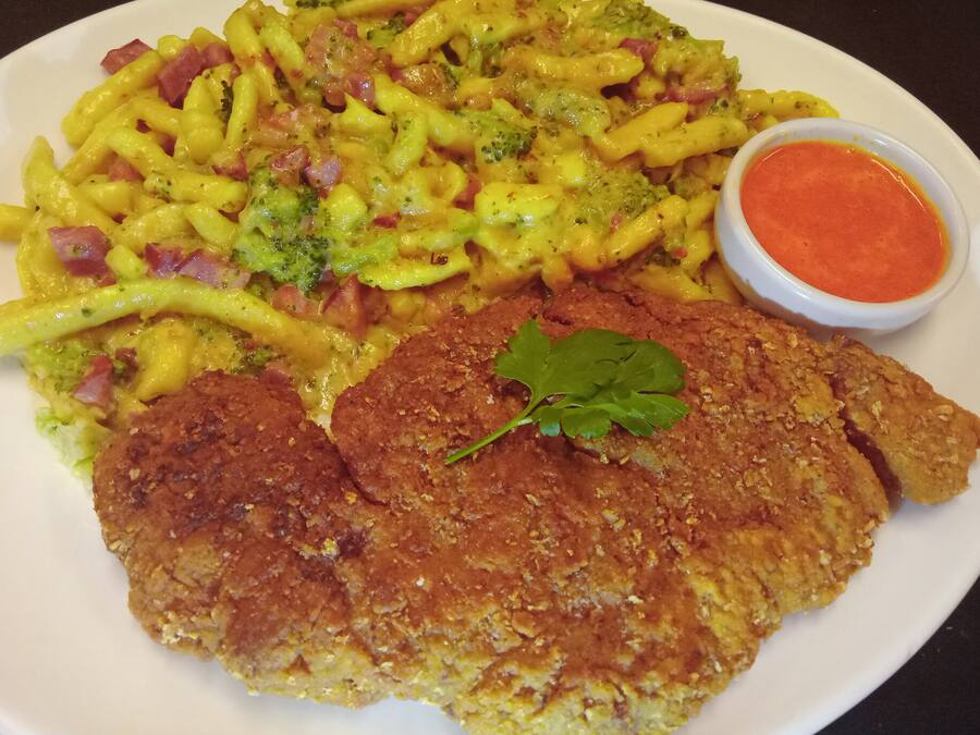 Spatzli com Páprika Schnitzel