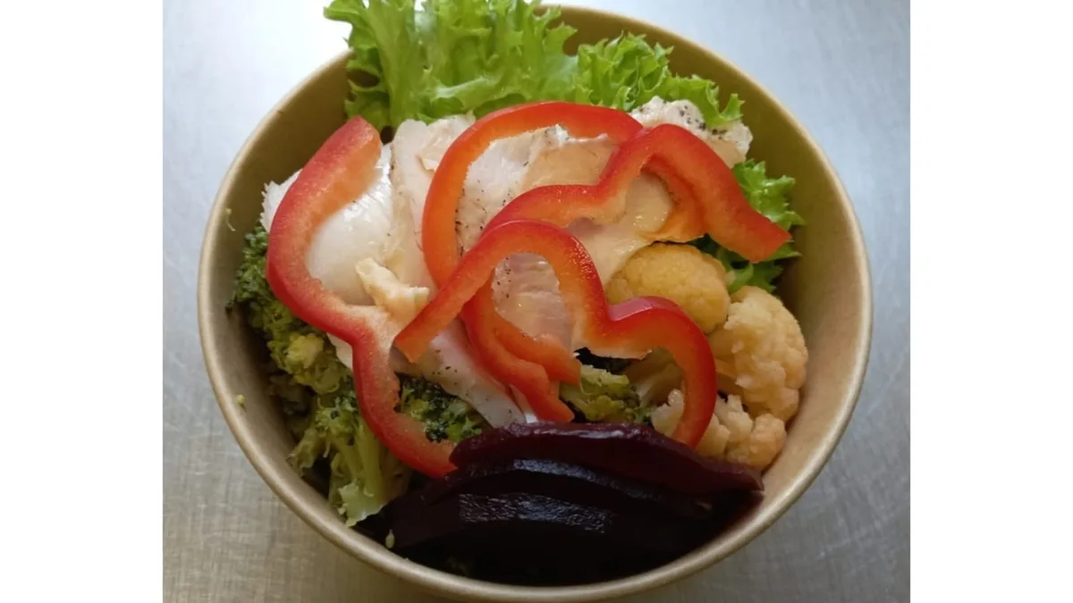 Bowl with chicken and broccoli