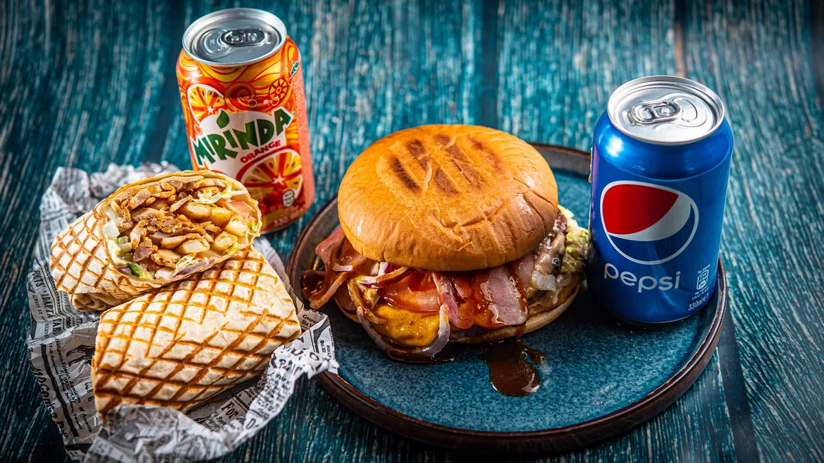 Burger BBQ + shawarma + 2 jooki