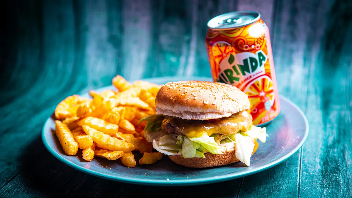 Lasteburgeri eine