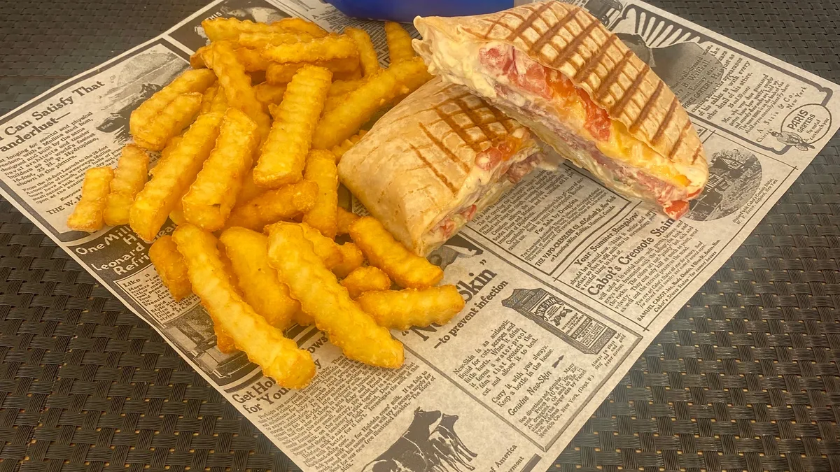 Pitsa-burger lavašiš eine
