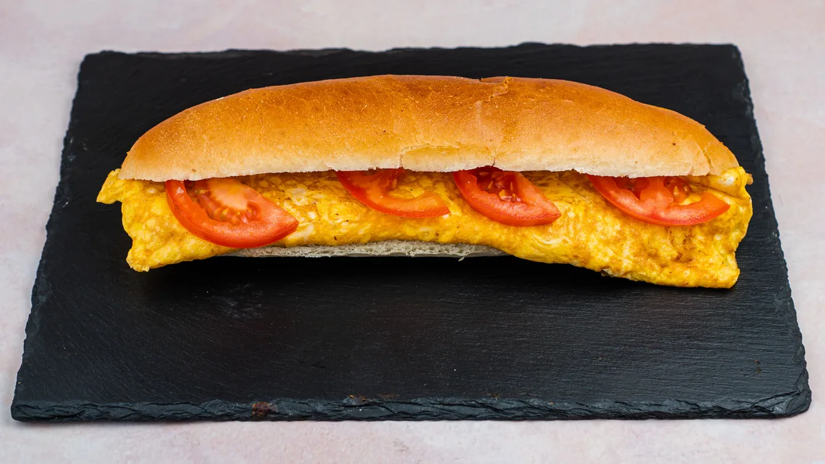 Omlet sa sirom