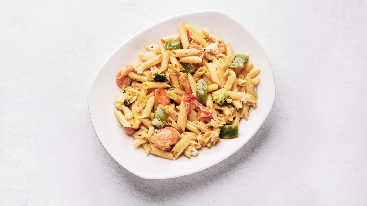 Pasta med Tomat and Oliv