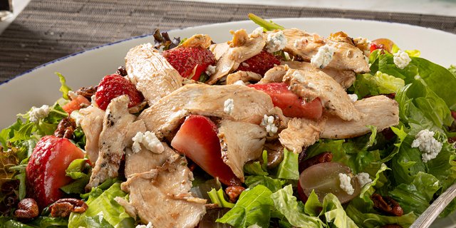 Strawberry Balsamic Chicken Salad