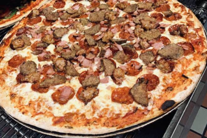 Large The Carnivore Pizza