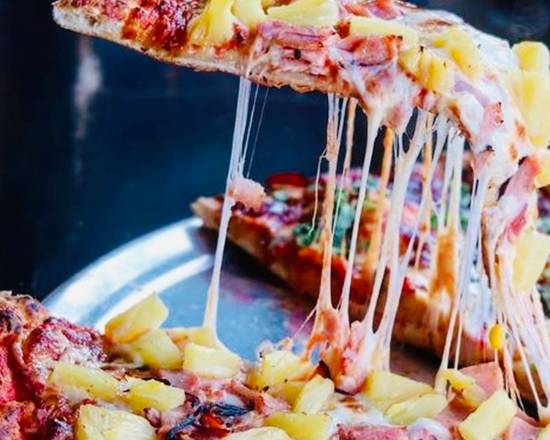 Medium Hawaiian Pizza