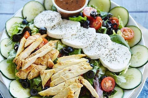 Caprese Salad w/ Chicken