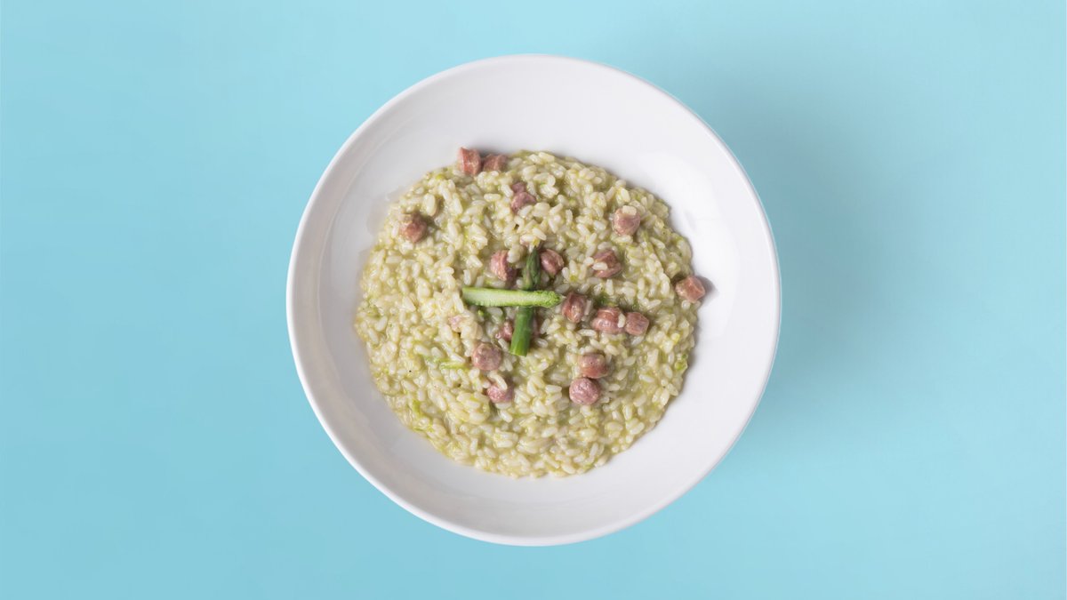 Risotto me Asparag and Salçiçe