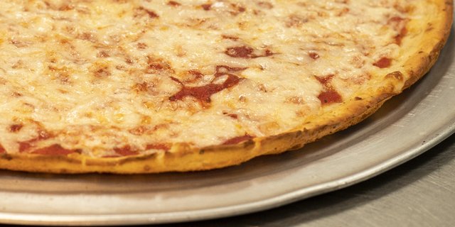 Gluten-Free Cauliflower Crust Cheese Pizza