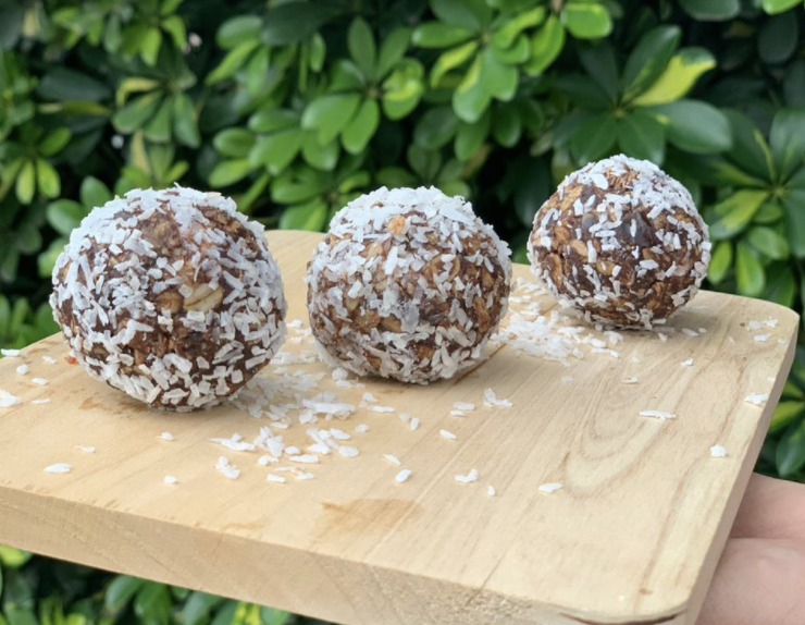 Cocoa-Date Power Balls