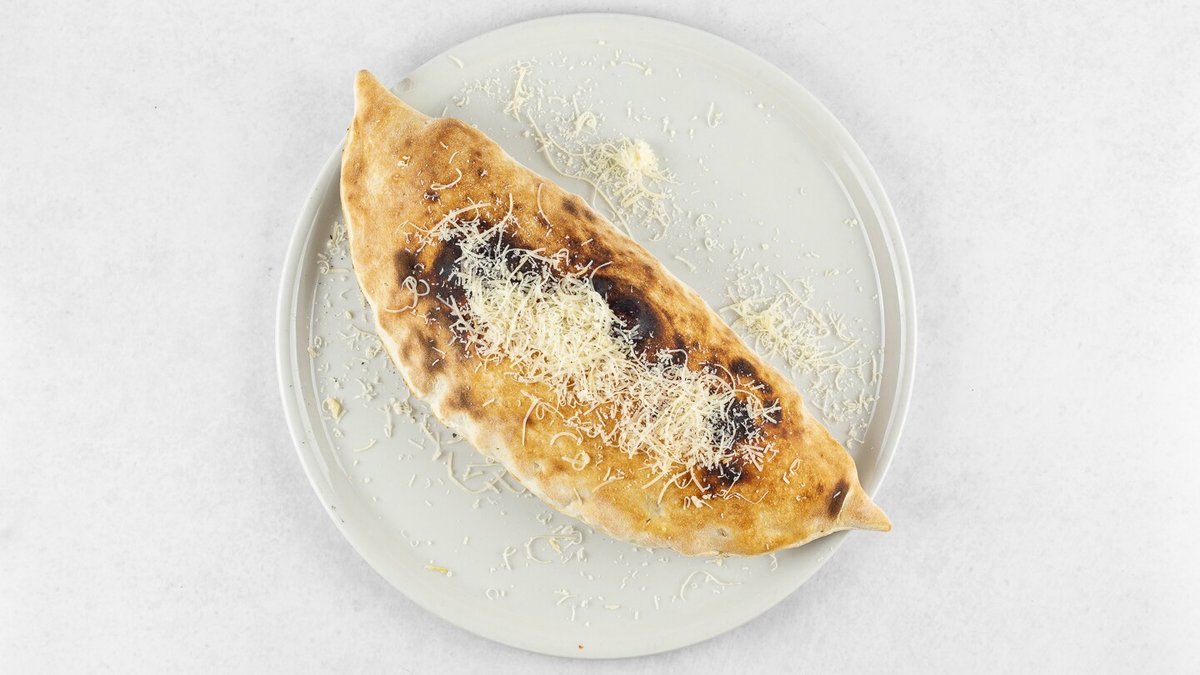 Pizza calzone (împăturită)
