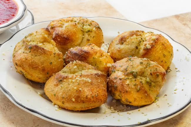 Garlic Knots - 12 Pieces