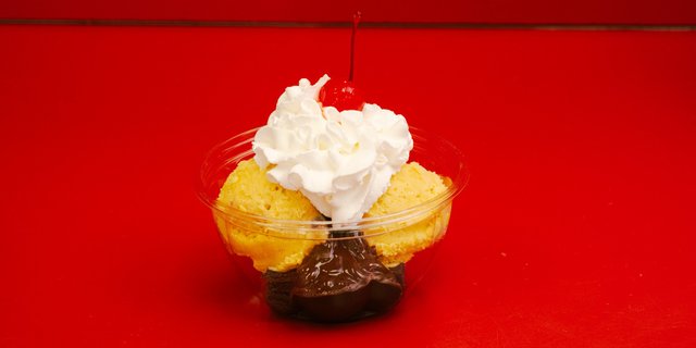 Hot Fudge Brownie Sundae