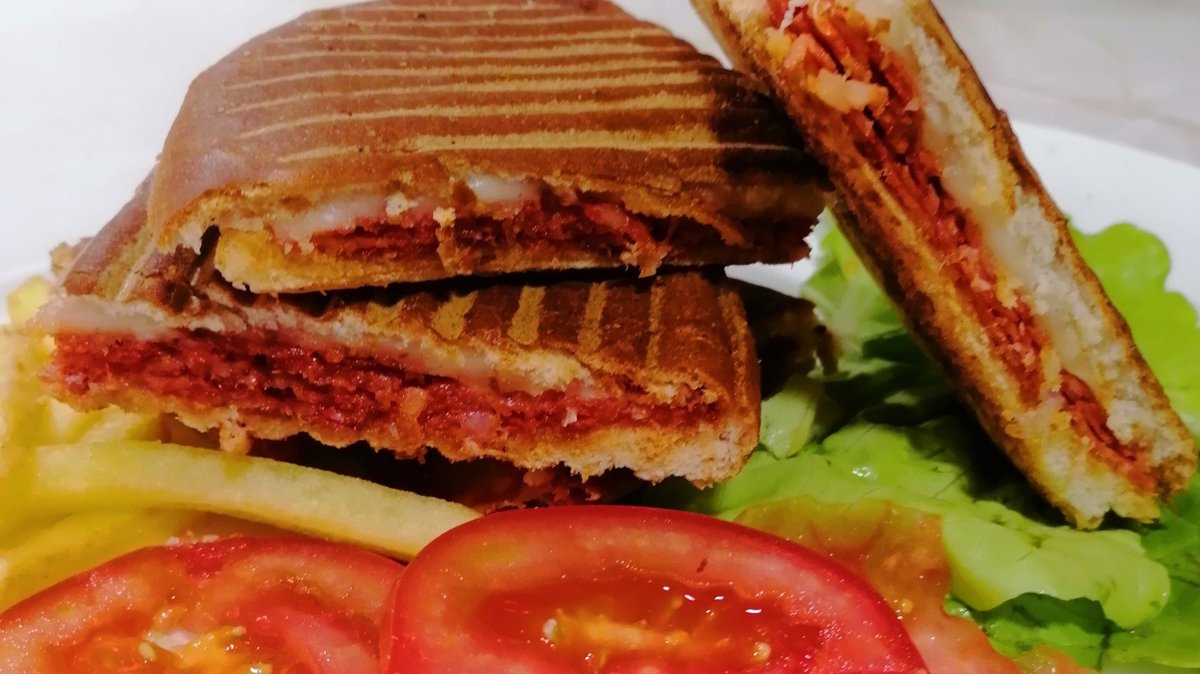 Tost sa kulenom i kačkavaljem