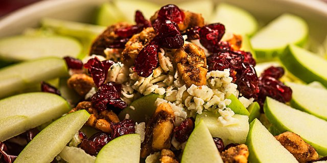 Apple Gorgonzola Salad Pan