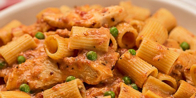 Spicy Chicken Rigatoni Pan