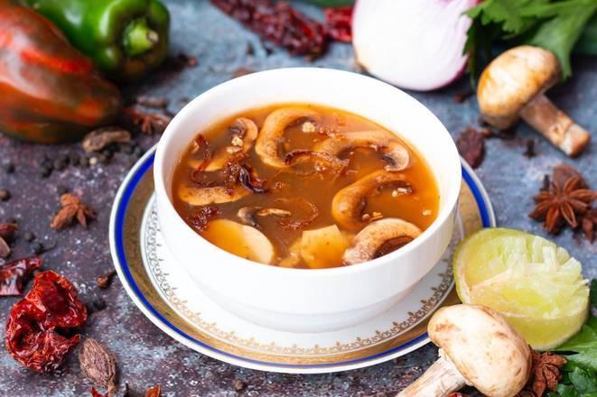 Japanese Mushroom Onion Clear Soup