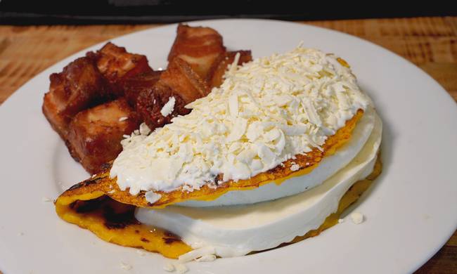 Cachapa con Chicharron