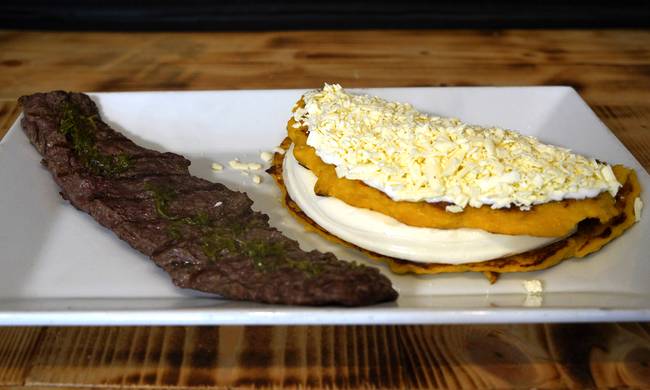 Cachapa con Churrasco