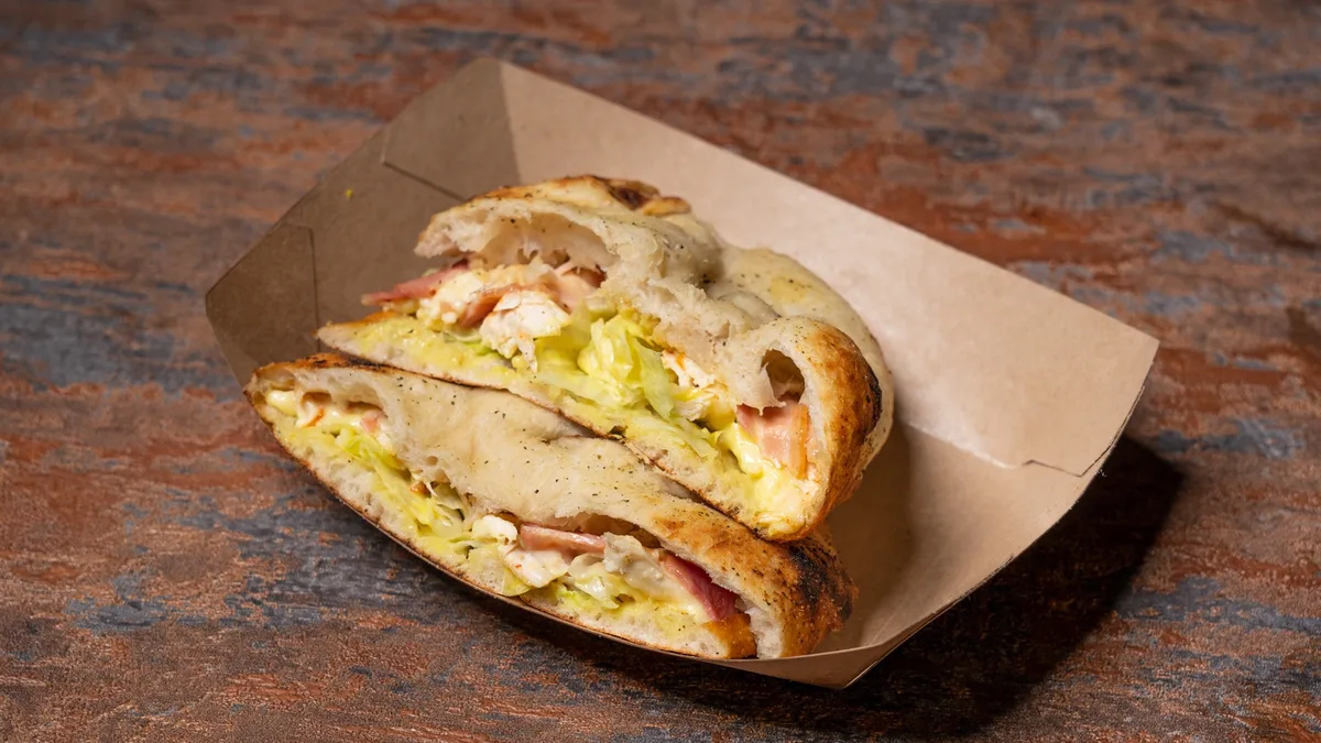 Caesar's (SPUDINI SANDWICH)