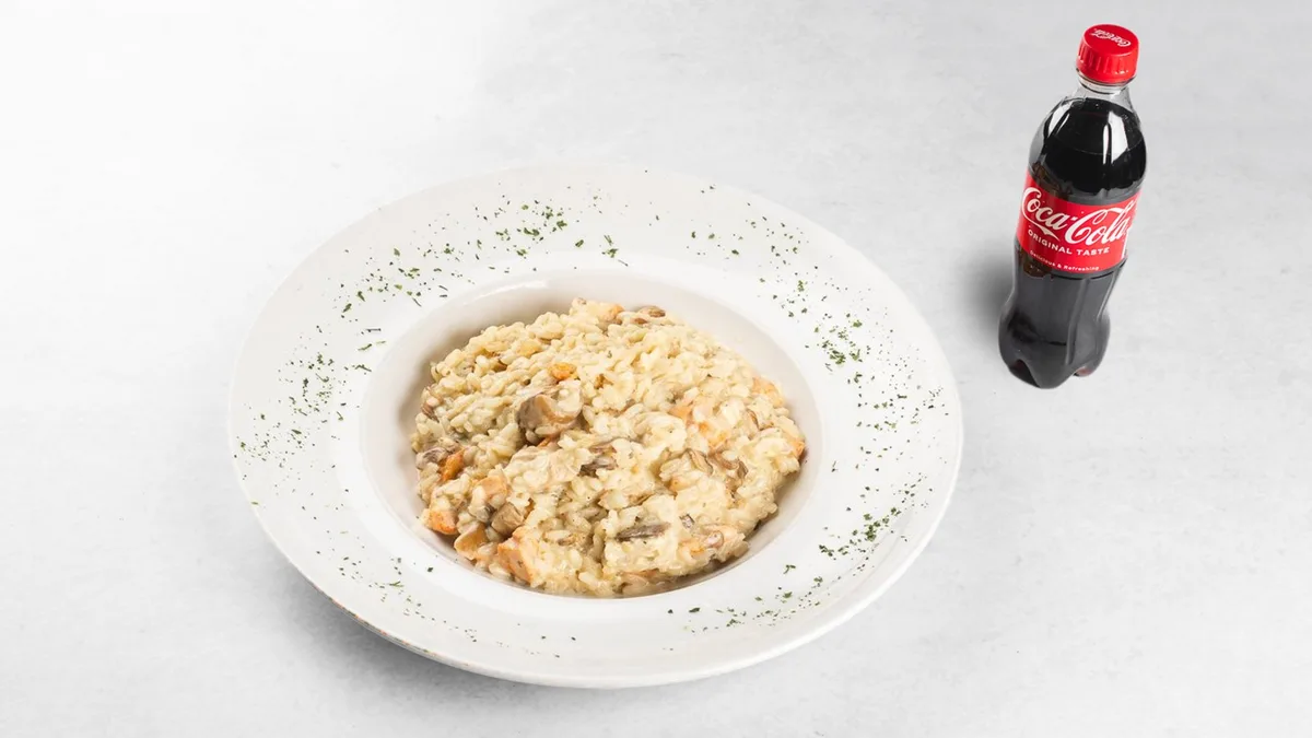 Chicken and mushroom risotto with Coca-Cola 0.5 l