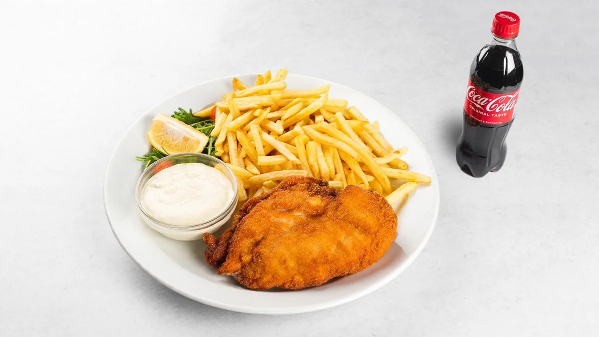 Fried chicken fillet, filled with ham and cheese with Coca-Cola 0.5 l