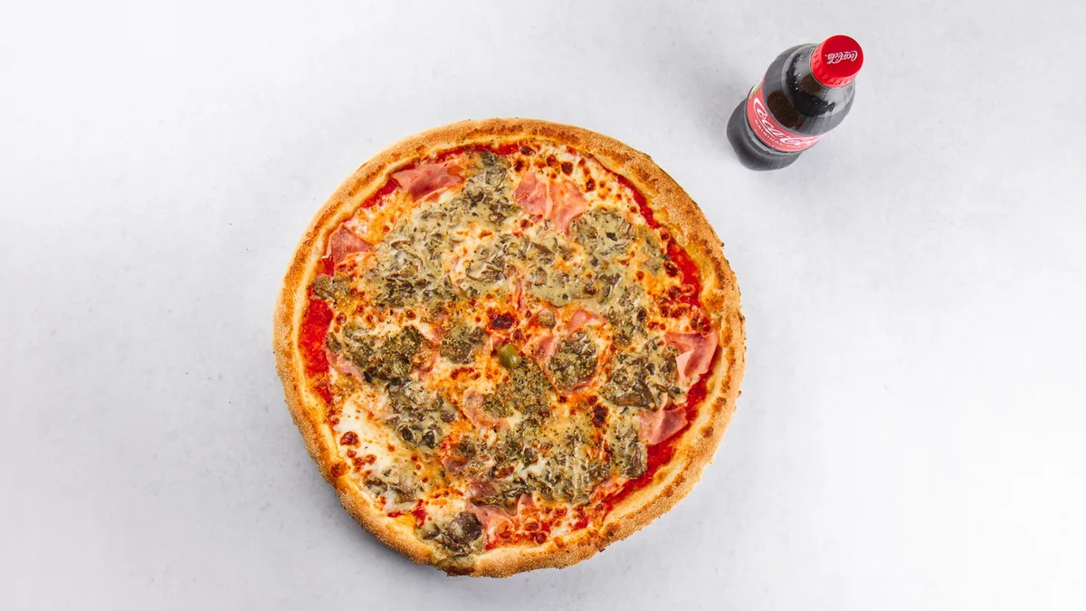 Pizza Prima Cremissima and Coca-Cola 0.5 l
