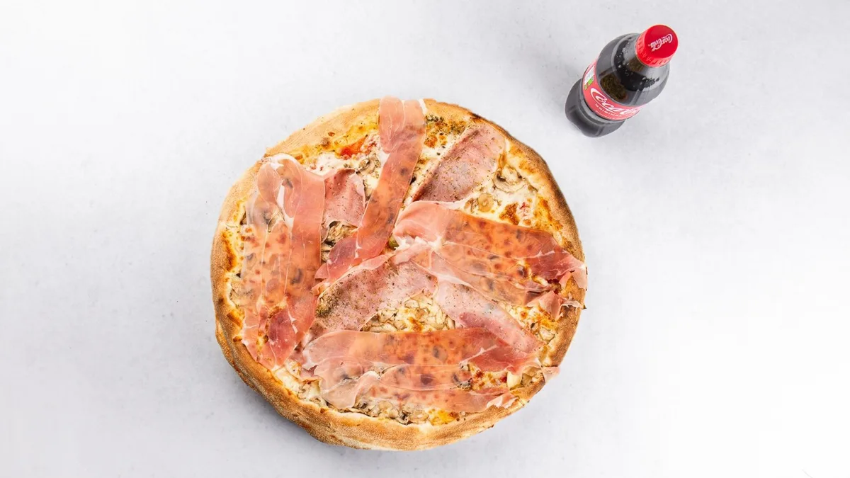 Pizza Prosciutto mix and Coca-Cola 0.5 l