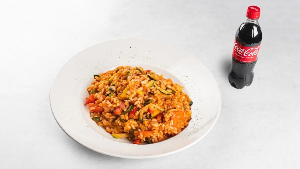 Vegetable risotto and Coca-Cola 0.5 l
