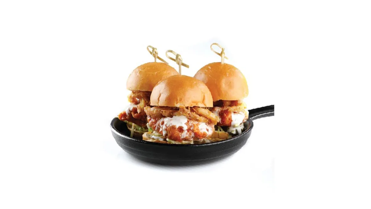 Buffalo Chicken Sliders (3 Pieces)🌶