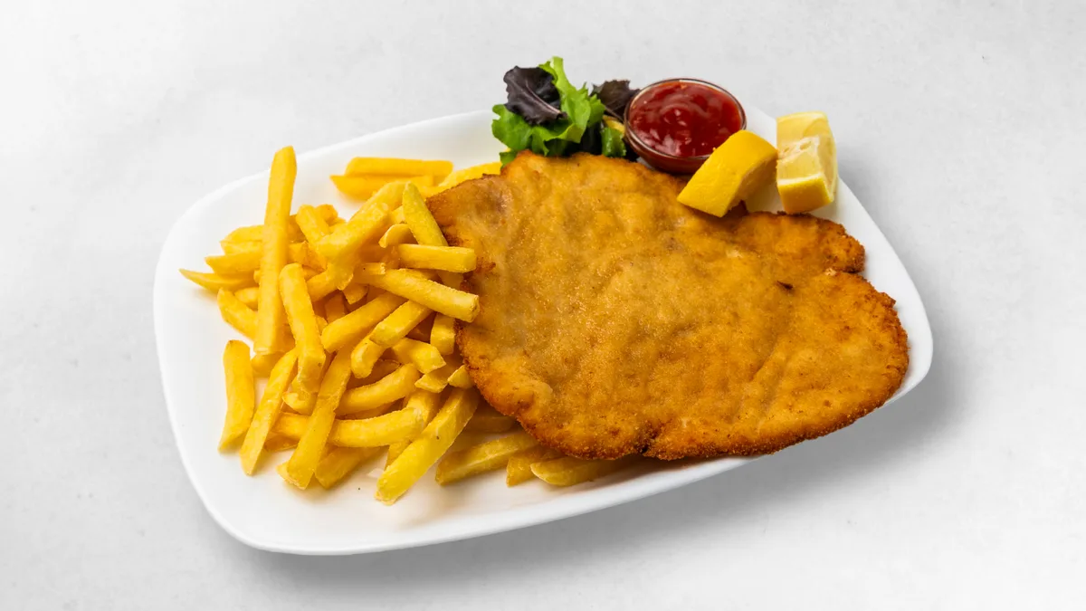 Wiener Schnitzel von Huhn and Getränk deiner Wahl