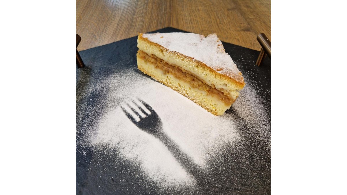 Plăcintă cu măr
