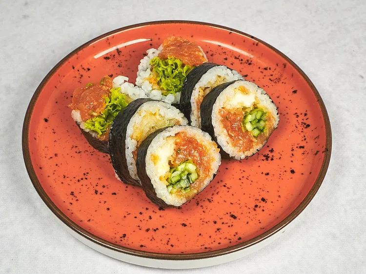 ŁOSOŚ TATAR Z MOZZARELLA W TEMPURZE