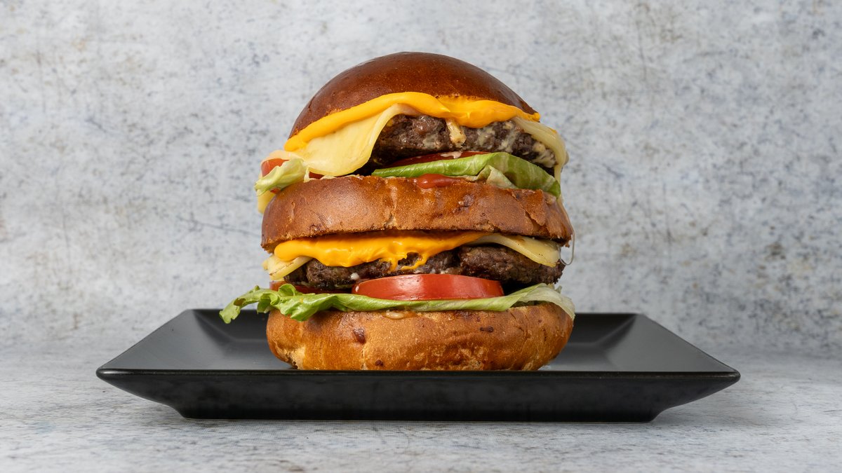 Monster burger (emeletes burger)