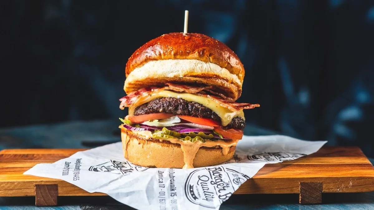 Bacon Deluxe i pommes frites