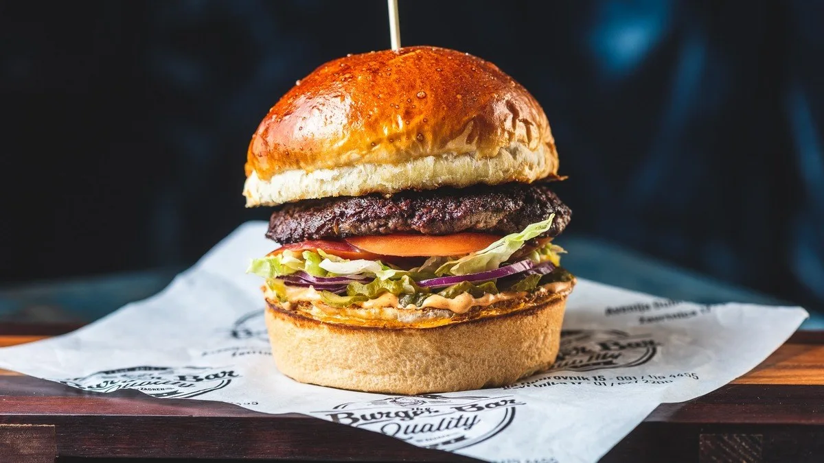 Burger i pommes frites