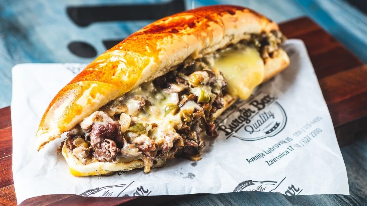 Original Beef Cheesesteak i pommes frites