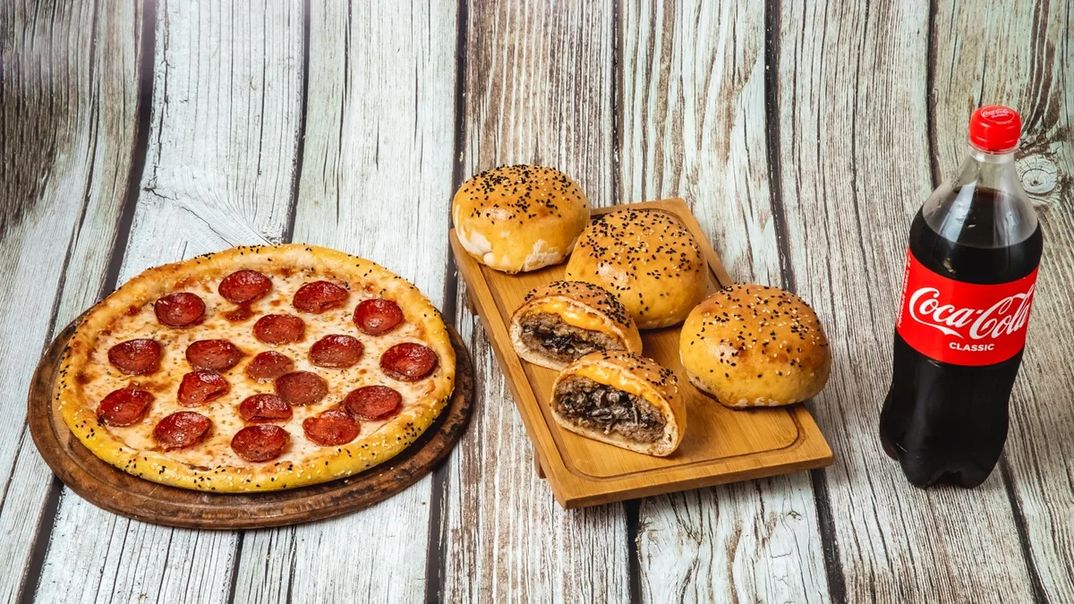 1 x Pizza + 4 x 2 Qat Betro Burger + İçki 😍