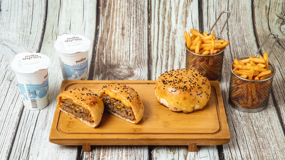2 x İkiqat Betro Burger + 2 x Kartof Fri + 2 x Ayran 😍