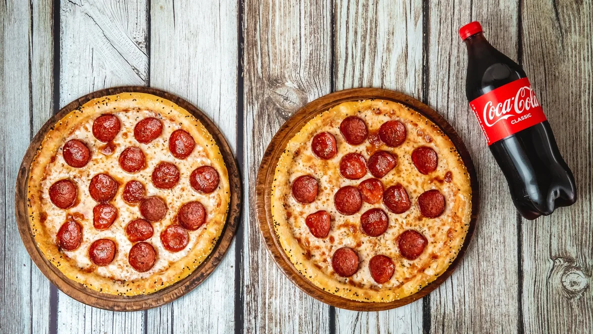 2 x Pizza Salyami + 1 x Coca-Cola 1 L  🤤