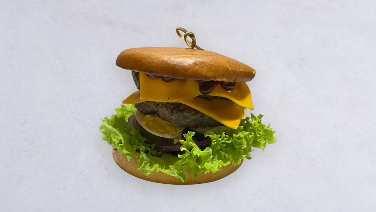 Burger z jajkiem arkansas