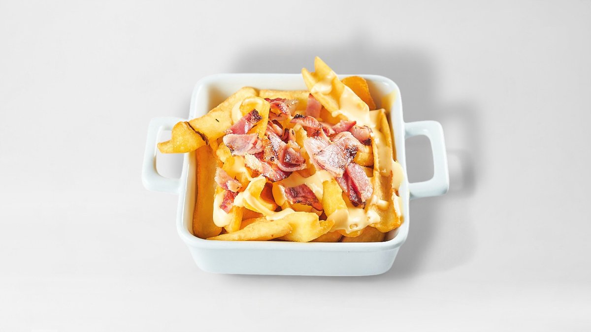 Πατάτες Τηγανητές με Cheddar Sauce και Bacon