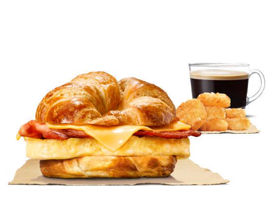 Combo Croissan´wich Huevo Queso Tocino