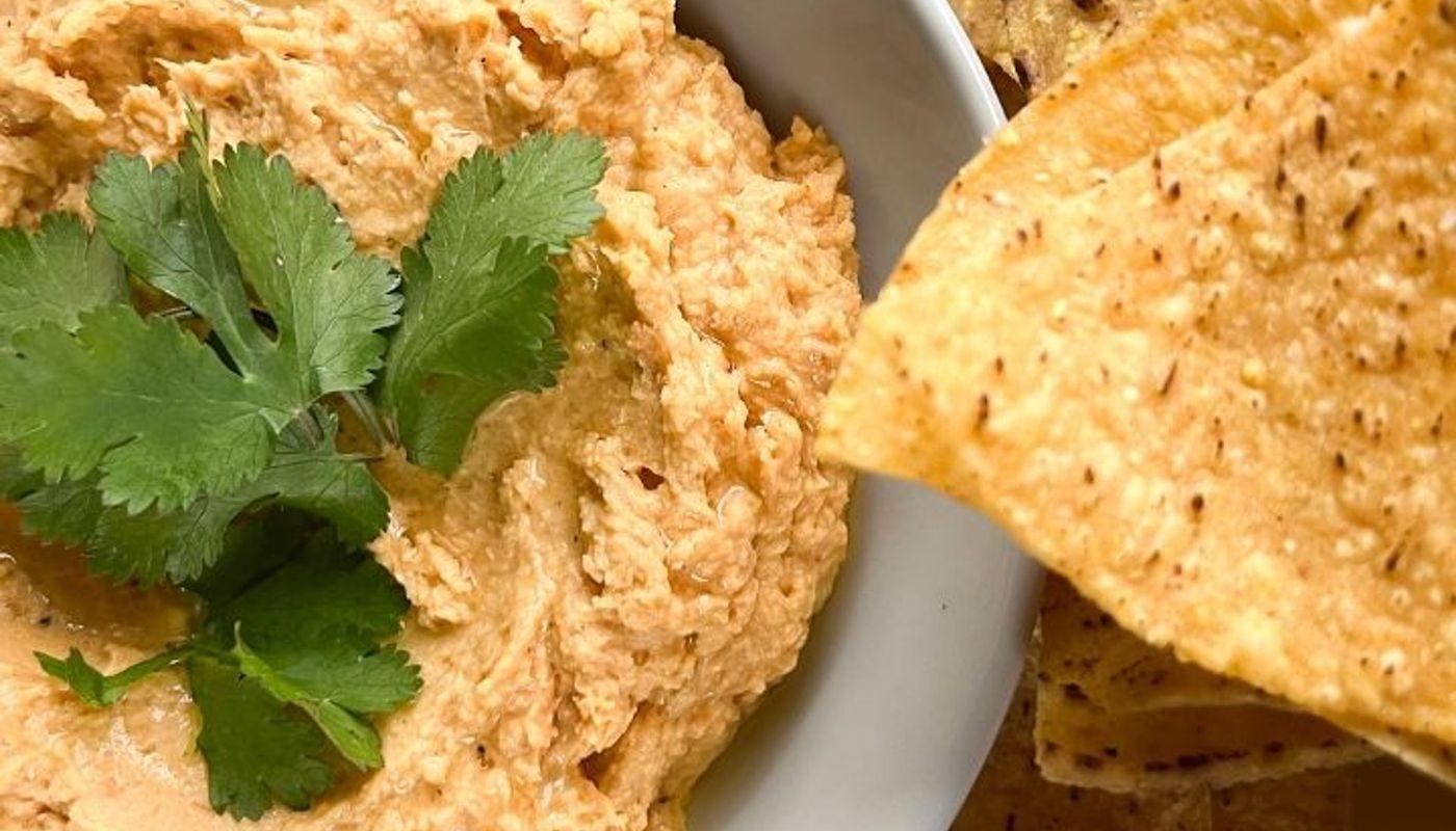 Roasted Red Pepper Hummus and Chips