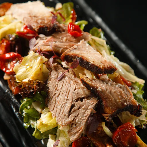 Iliq brisqetli salat