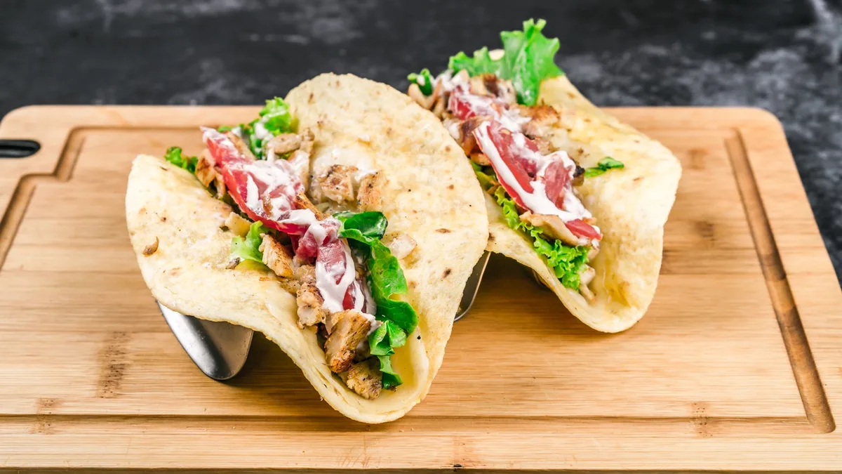 Grill chicken taco