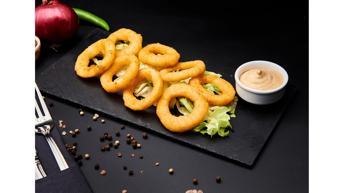Crispy fried calamari