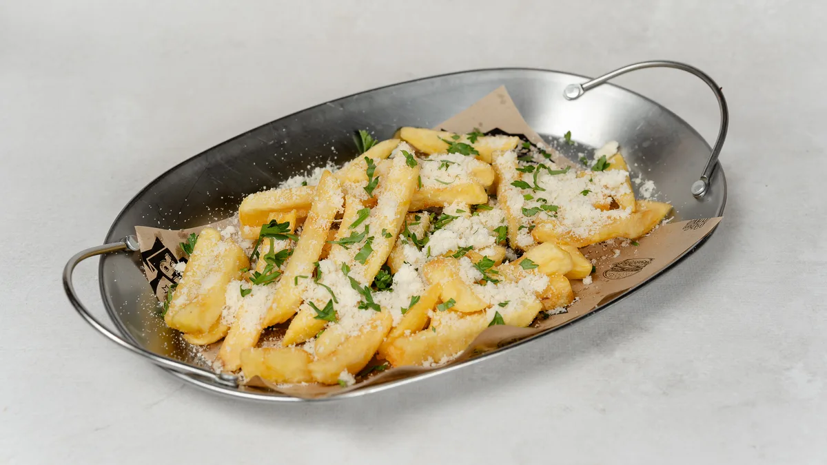 Frytki belgijskie serowe