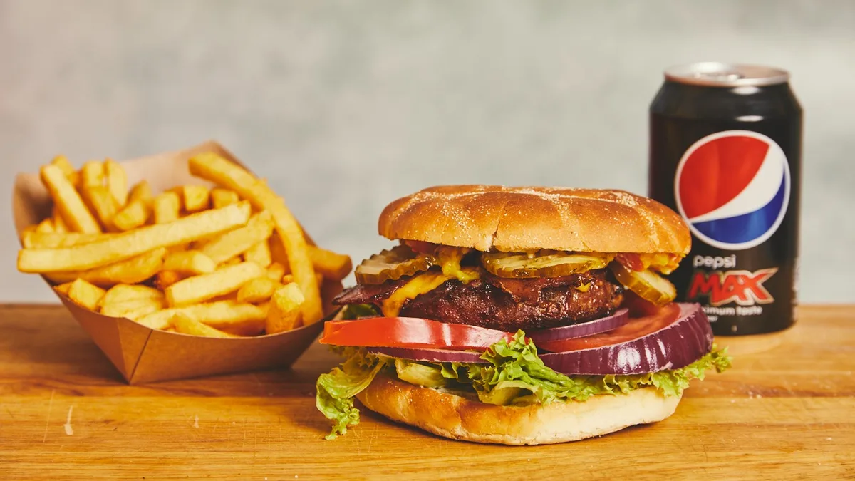 Western Bacon burgermenu + en valgfri gratis snack!